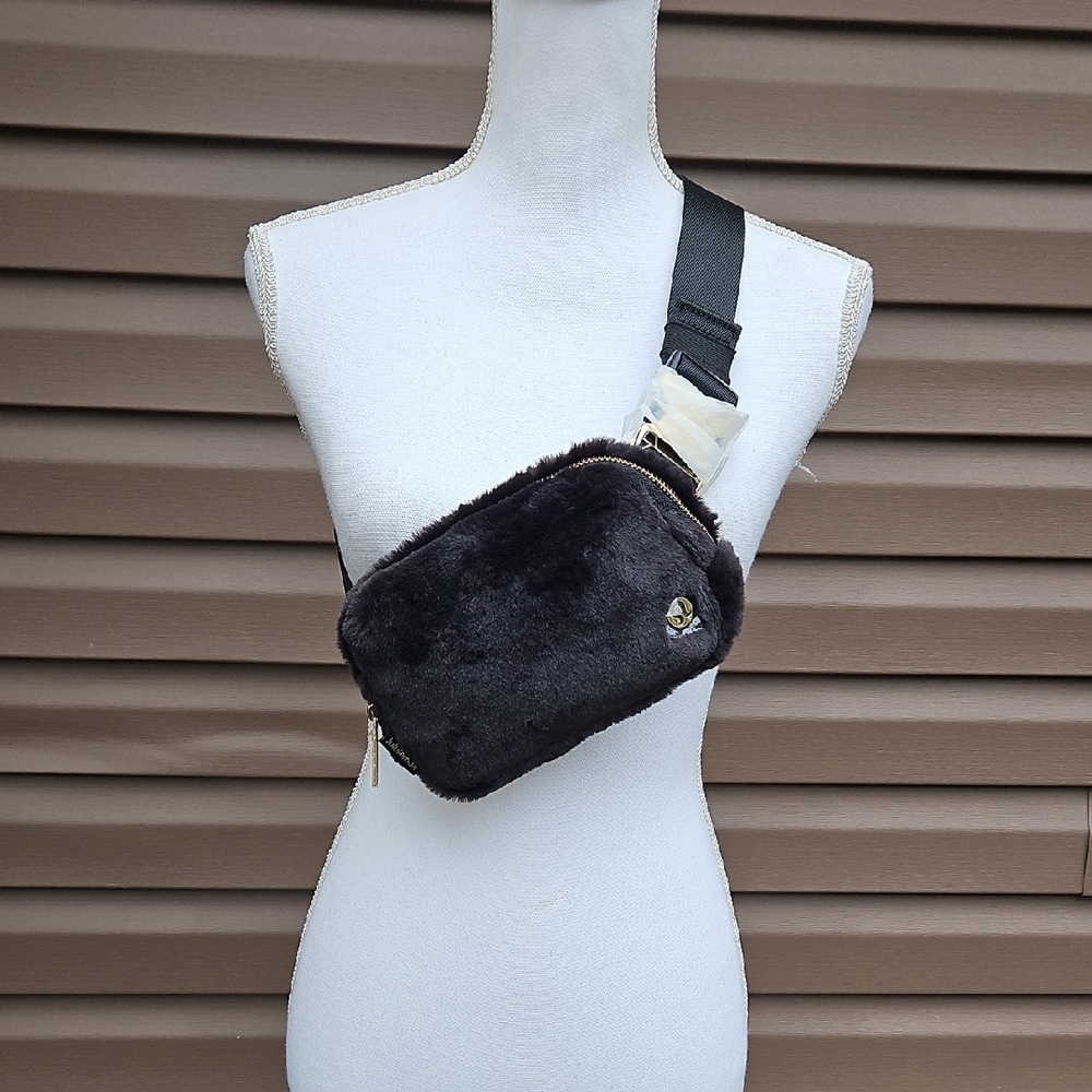 LULULEMON PLUSH FLEECE BELT BAG - Picture 14 of 14